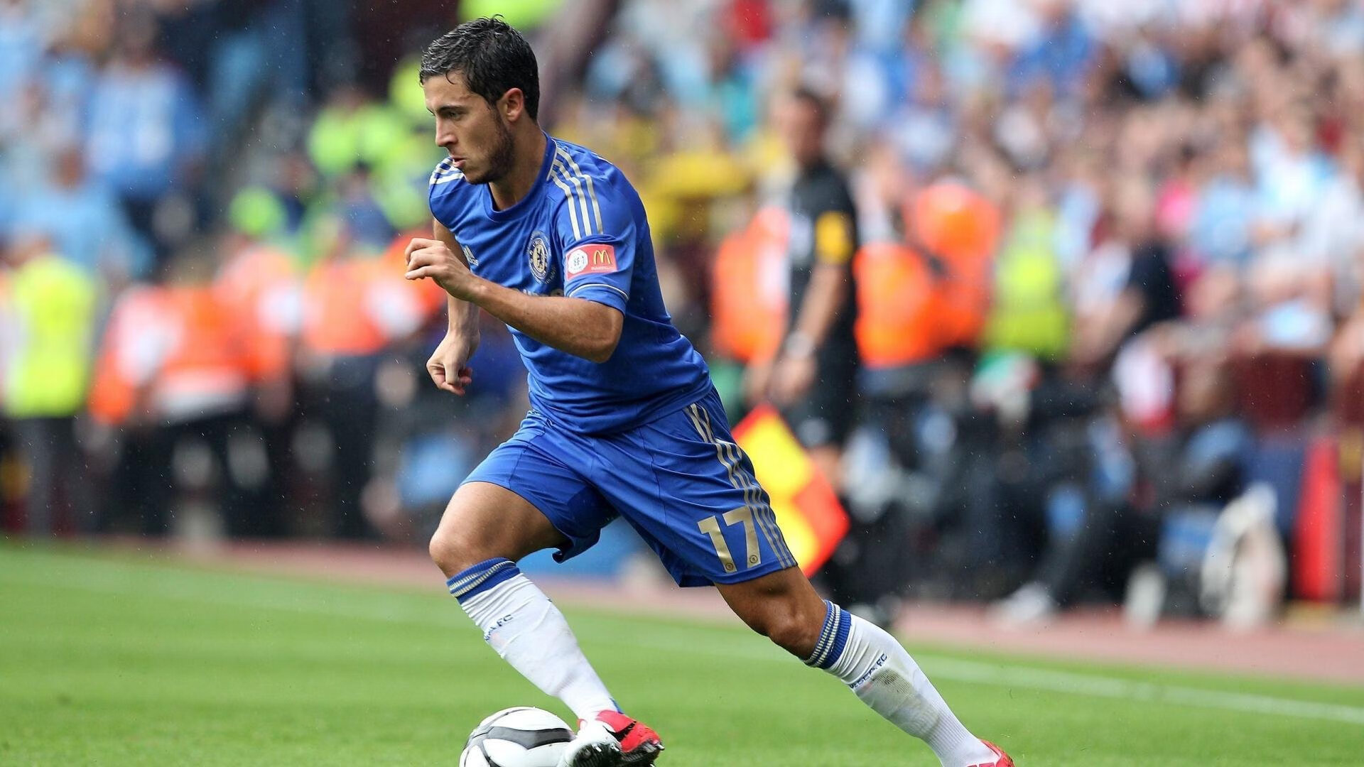 开云体育官方网站-乔·莫伊：作为全黑队前锋核心，他在比赛中的表现堪称一流，乔乔莫伊斯作品