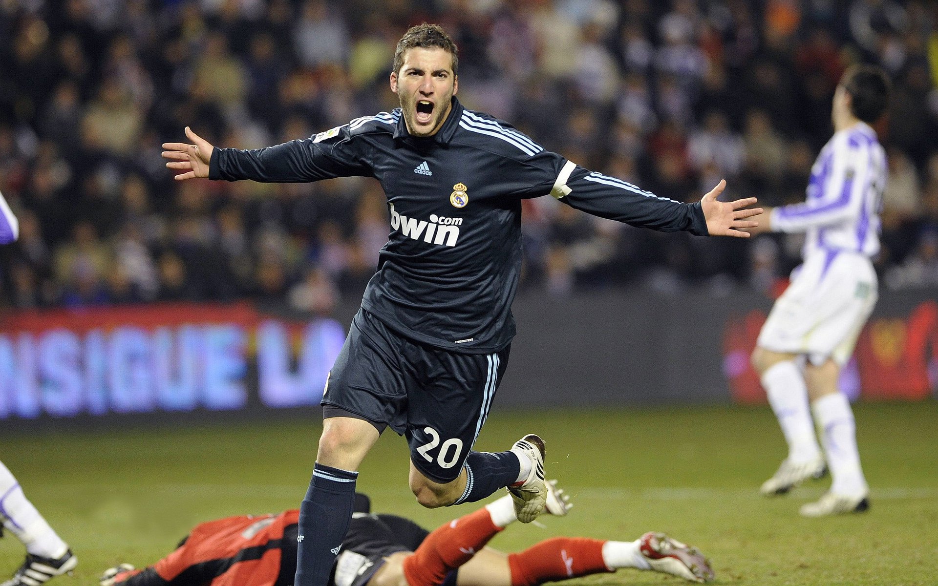 开云网页版登录入口-尤文图斯引援成功，中场战斗力显著提升