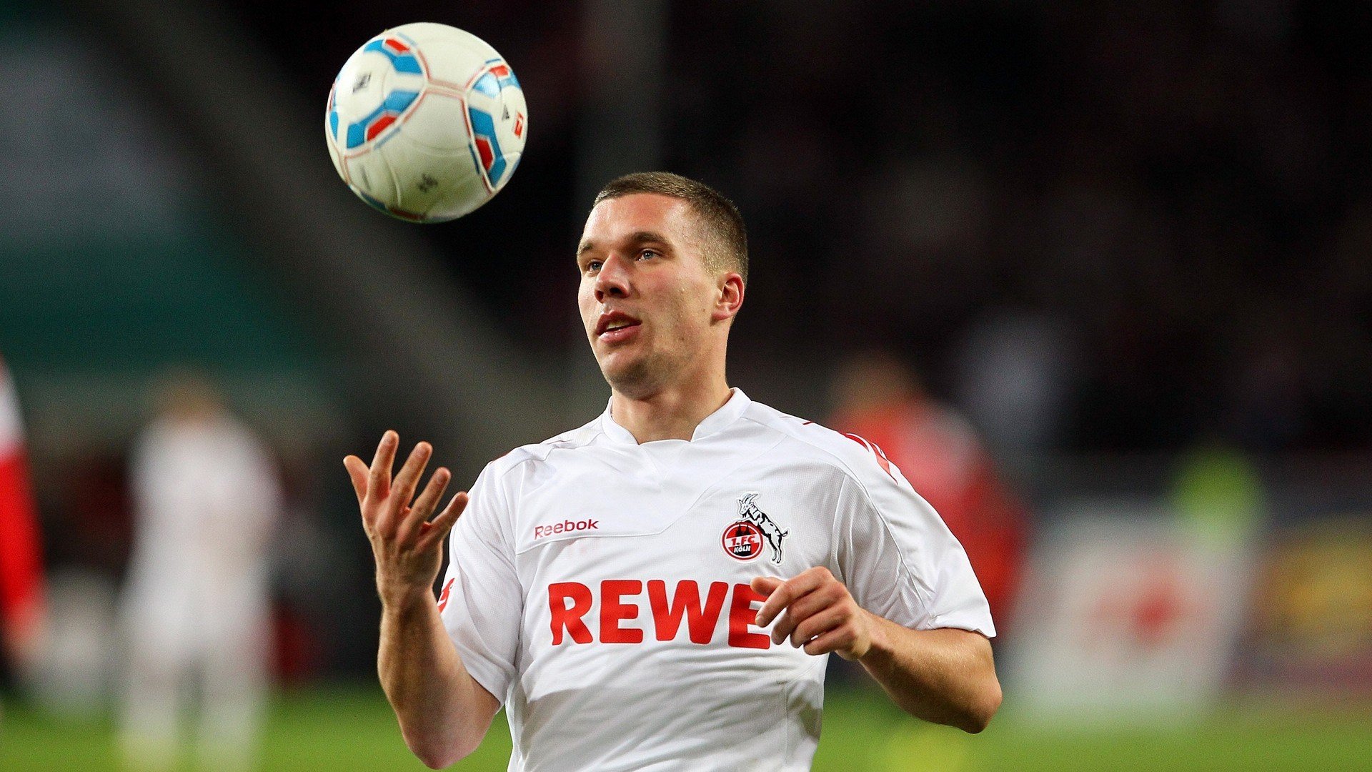 开云体育官方-水球反击迅速波兰掌控比赛,水球回放